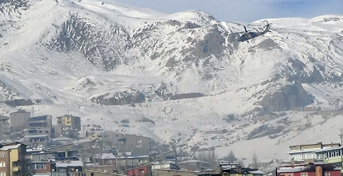 Son dakika! Çukurca'da üs bölgesine havanlı saldırı