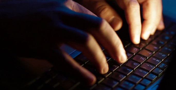 Terör propagandası yapan 12 kişiye yakalama kararı