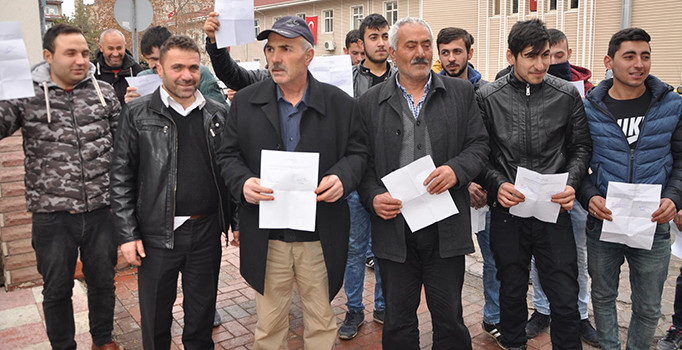 Gönüllü asker olmak için askerlik şubesine koştular