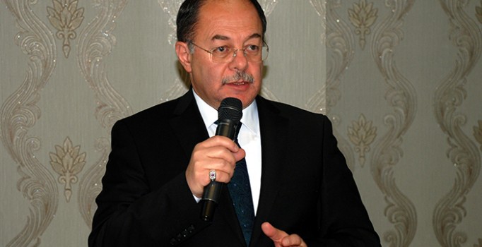 Bakan Akdağ Deniz Baykal'a cevap verdi: O hadsizliğin cevabını alacaksın