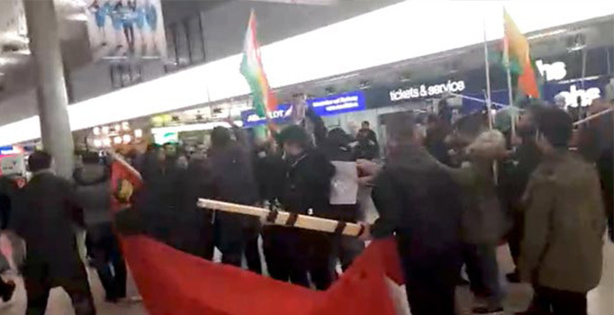 Almanya'da PKK yandaşları Türk yolculara saldırdı