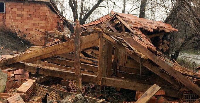 Tekirdağ'da ağıl çöktü: 9 koyun telef oldu