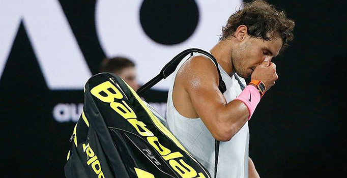 Nadal maçı yarıda bıraktı