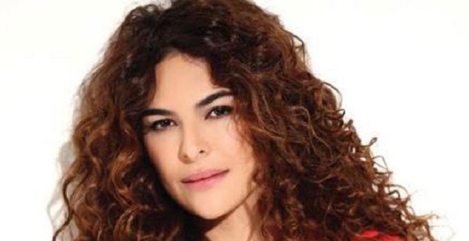 Gamze Topuz'un kızı domuz gribi oldu, kendisi eğlenceye koştu