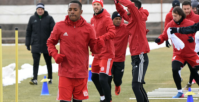 Robinho ilk antrenmanına çıktı