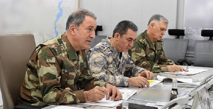 Orgeneral Akar, kuvvet komutanlıklarının harekat merkezlerini denetledi