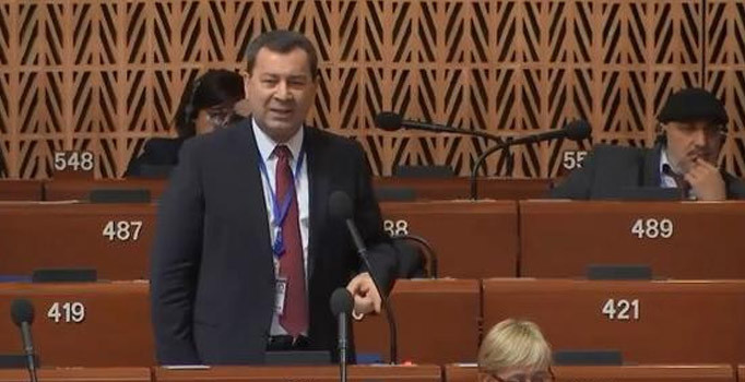 Azeri vekil Samad Seyidov AKPM'de ayakta alkışlandı