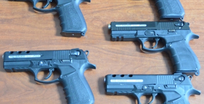 Otomobilden cephanelik çıktı