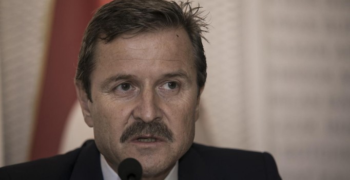 Cüneyt Tanman: Galatasaray'ın en büyük kozu Sabri Sarıoğlu olacak