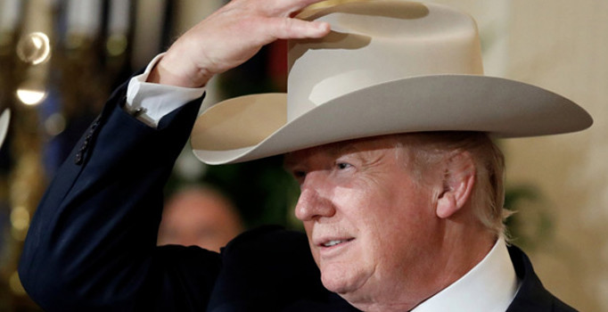 ABD Başkanı  Trump Yeşil Kart çekilişini kaldırmak için düğmeye basıyor