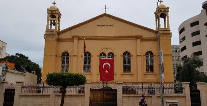 Ortodoks kilisesinden Türk Bayraklı mesaj
