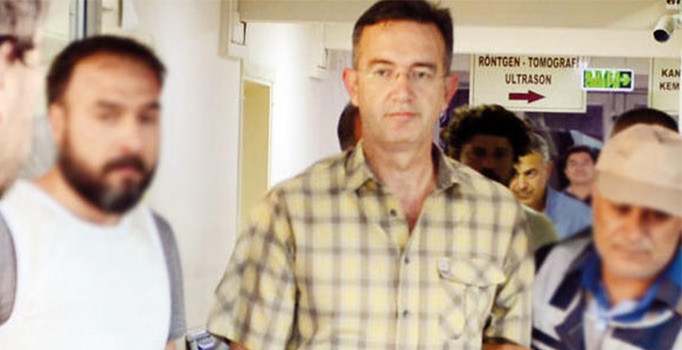 Tartışılan albaya darbe suçlaması