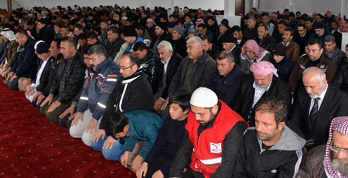 Kahramanmaraş'taki konteyner kentteki Suriyeliler, Afrin'deki Mehmetçik için dua etti