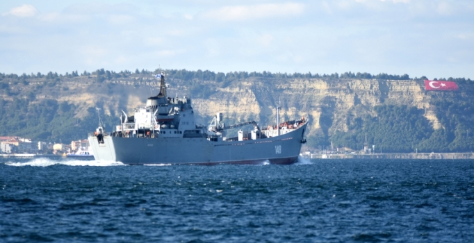 Çanakkale Boğazı sis sebebiyle kapatıldı