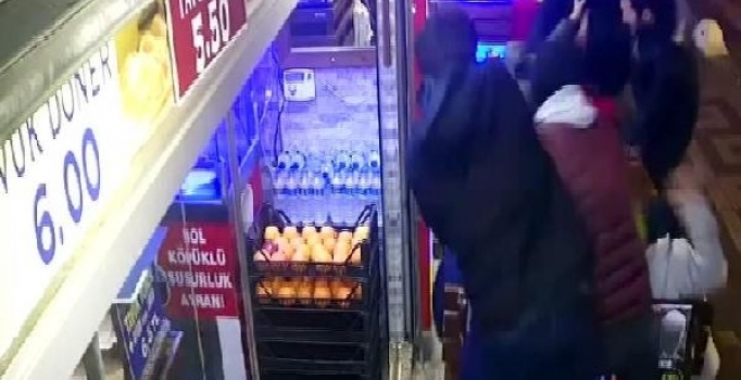 Afrin operasyonunu savunan gençlere PKK'lılar saldırdı | Video