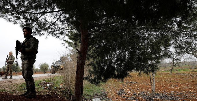 Son dakika! Afrin Harekatı'nda son durum: YPG'den gazetecilere taciz ateşi