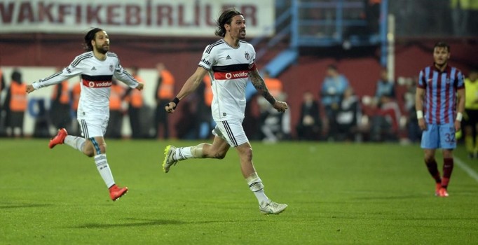 Beşiktaş Ersan Gülüm'ün transferini resmen açıkladı