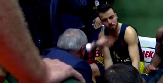 Obradovic'den Melih Mahmutoğlu'nu tokat