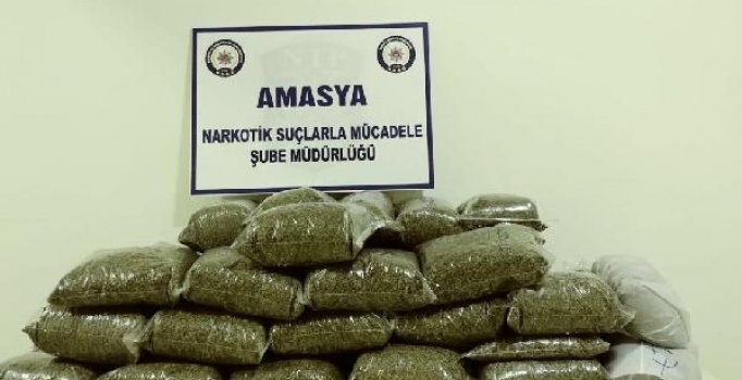 Amasya'da 21 kilo uyuşturucuya 2 gözaltı