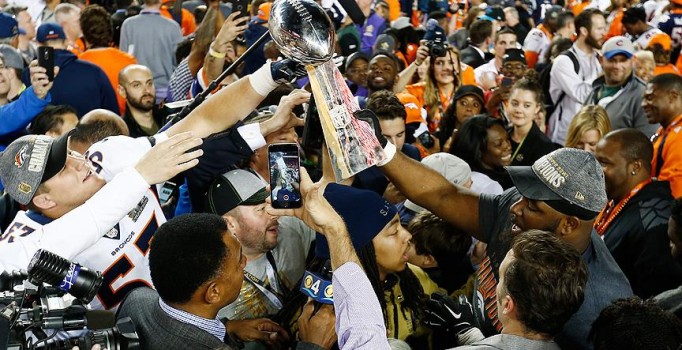 Amerikan futbolu Super Bowl'da şampiyon Denver Broncos oldu