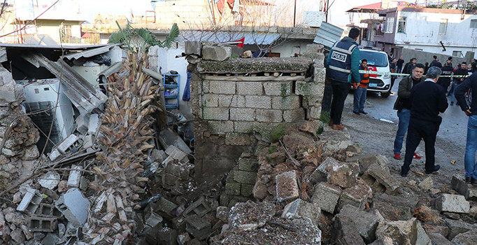 Son dakika! Reyhanlı'ya 2 roket düştü