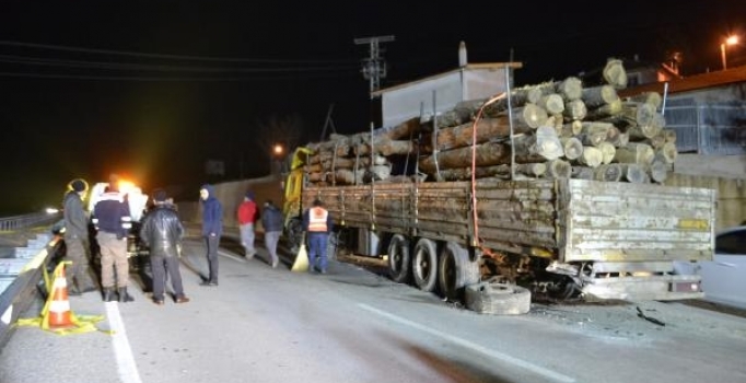 Nişan dönüşü kaza: 2 ölü, 3 yaralı