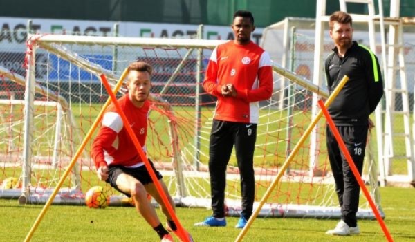 Eto'o Morais'in yokluğunu aratmıyor