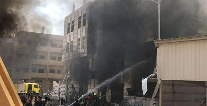 Aden'de Cumhurbaşkanlığı karargahı ele geçirildi