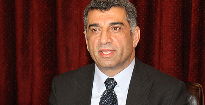 CHP'li Erol'dan parti yönetimine sert sözler: Kendimizi genel merkeze kapatmışız