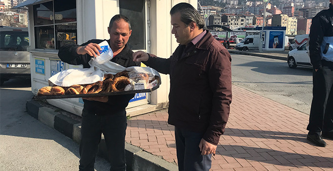 Simitçi, 1 günlük hasılatını Afrin’de askerlere bağışladı