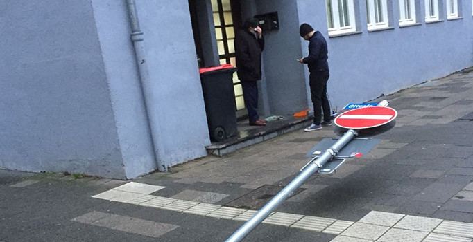 Almanya’da iki camiye çirkin saldırı