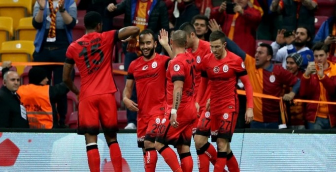Akhisar-Galatasaray maçı muhtemel 11'leri