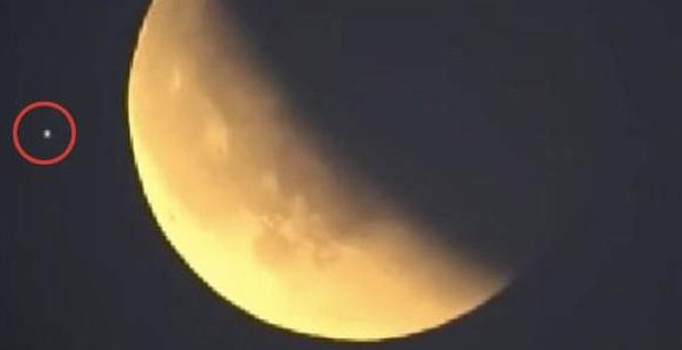 NASA'nın canlı yayınındaki görüntü sosyal medyayı karıştırdı ! UFO iddiaları gündemde