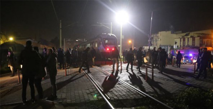 Adana kaza haberleri !Trenin çarptığı 2 kişi öldü