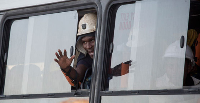 Güney Afrika'da mahsur kalan 955 madenci kurtarıldı!