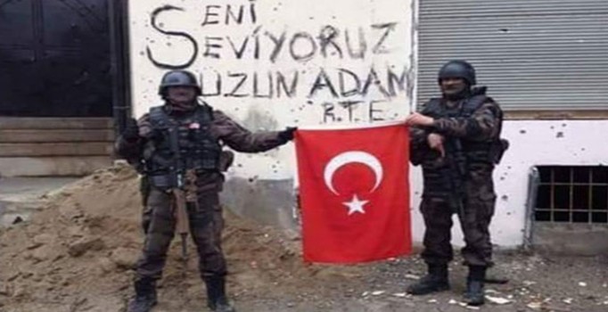 Özel harekatçılardan Erdoğan'ı duygulandıran fotoğraf: Seni seviyoruz uzun adam