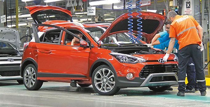 İhracat Ortadoğu’daki kayıplara rağmen arttı