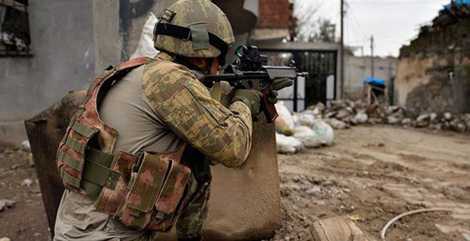 Afrin'e Sur'un özel timleri gidiyor