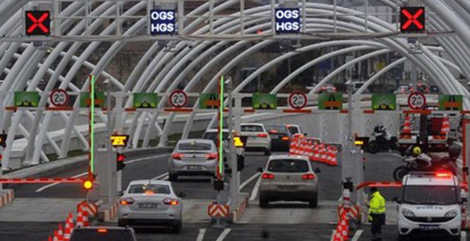 Avrasya Tüneli ve bazı yollar trafiğe kapatıldı