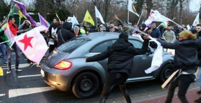 PKK destekçileri Almanya'da Türk vatandaşına saldırdı