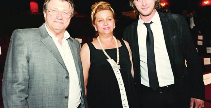 Kıvanç Tatlıtuğ'un annesi çıkan haberlere sitem etti