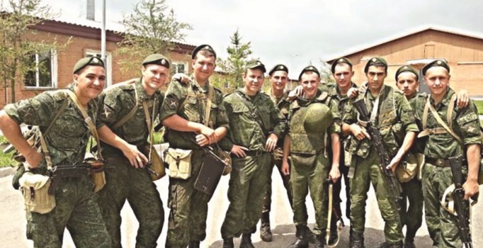 Rusya'nın Suriye'deki kara birlikleri görüntülendi