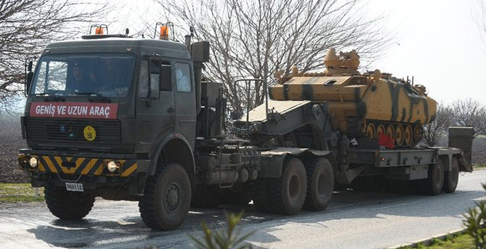 Sınıra tank sevkiyatı sürüyor