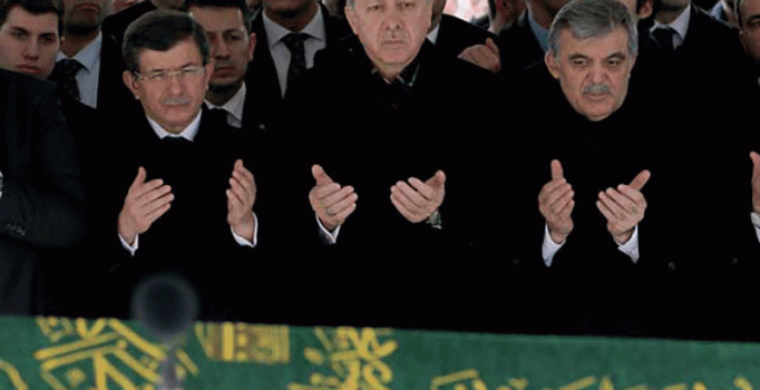 Abdullah Gül kayınpederi Ahmet Özyurt'u uğurladı