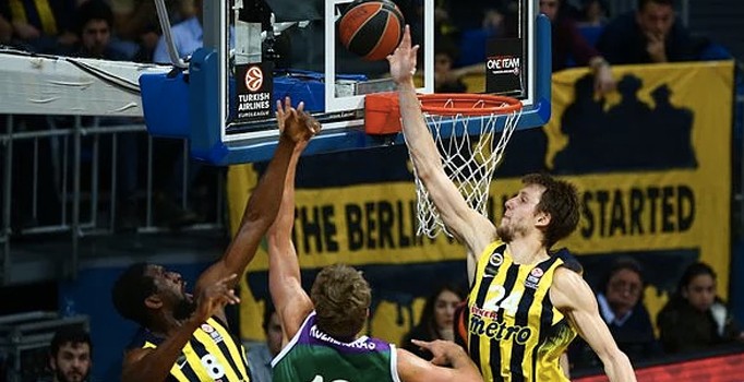 Fenerbahçe, Unicaja Malaga takımını 21 sayı farkla yendi