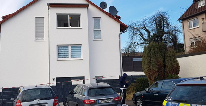 Almanya'da 2'si çocuk 4 kişilik Türk aile evlerinde ölü bulundu
