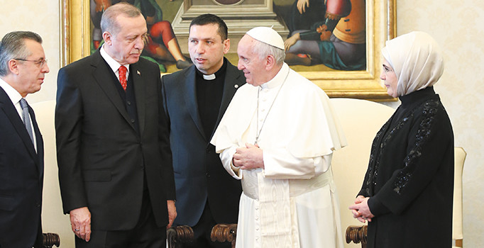 Apostol’de Trump’a ortak Kudüs çağrısı