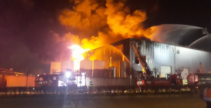 Son dakika! Kocaeli'de fabrika yangını
