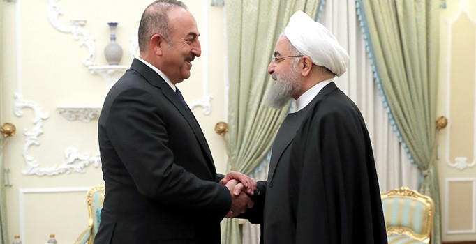 Bakan Çavuşoğlu İran Cumhurbaşkanı Ruhani'yle görüştü