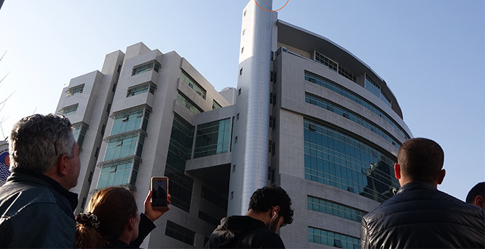 İntihar girişimini sosyal medyadan canlı yayınladılar